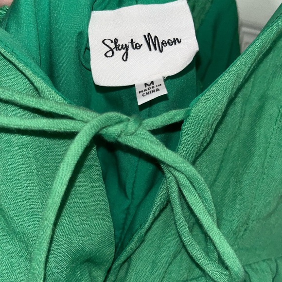 Size Medium Dress - Picture 4 of 8